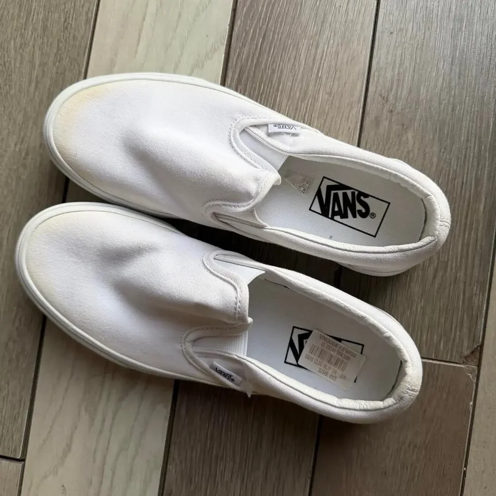 Vans Classic Slip-On True White Sneakers Men’s 7.5 / Women’s 9
